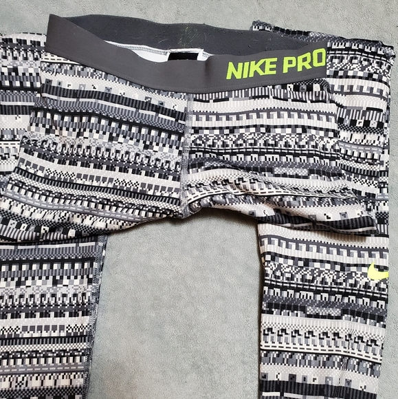 Nike Pro Fleece Lined Leggings - Picture 3 of 4